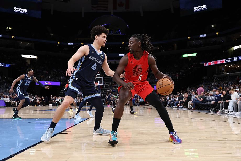 爱奇艺体育-NBA-霍勒迪35+11格兰特30+8 开拓者客场力克灰熊